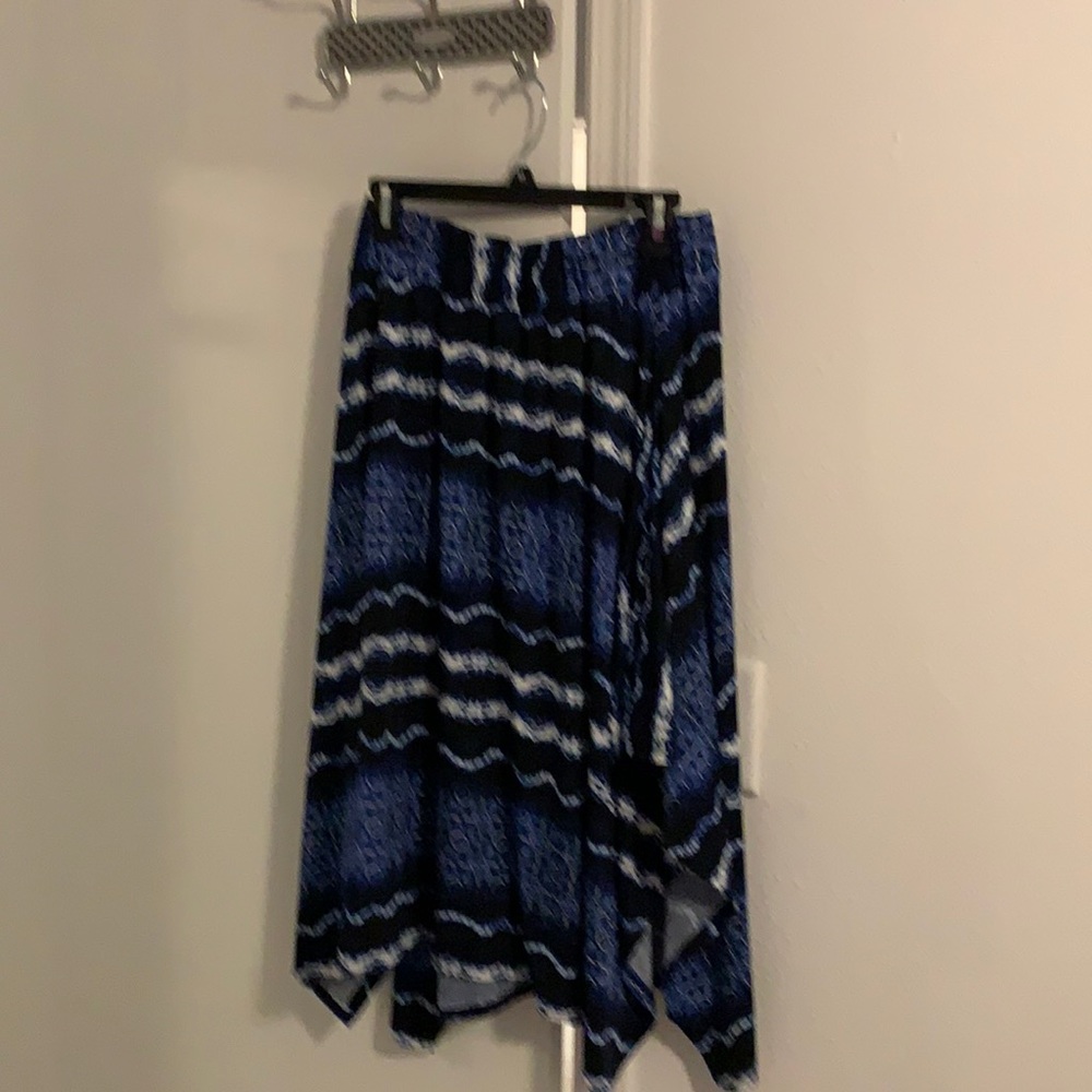 Style & Co (Macy’s) navy skirt.  M New